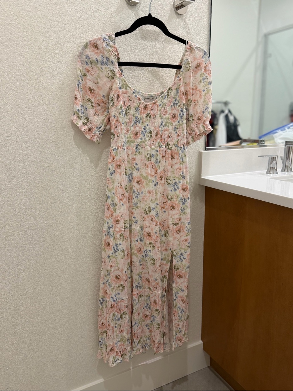 Abercrombie & Fitch Pastel Pink Floral Puff-Sleeve Midi Dress - Basically NEW